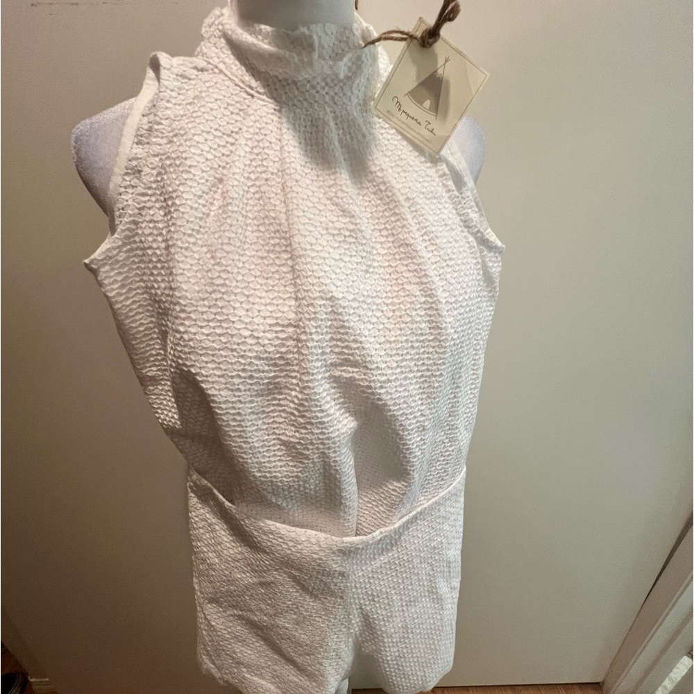 NWT 2 piece shorts & Blouse